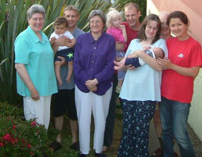 The last "Goosselink family" photo, at my brother's wedding in 1999